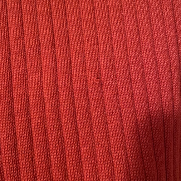 Tight fitted top - Picture 2 of 3